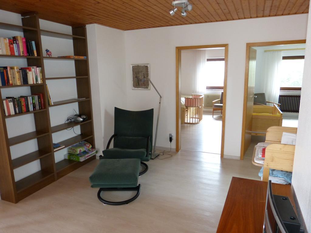 Ferienwohnung Sinsheim-Dühren Zimmer foto